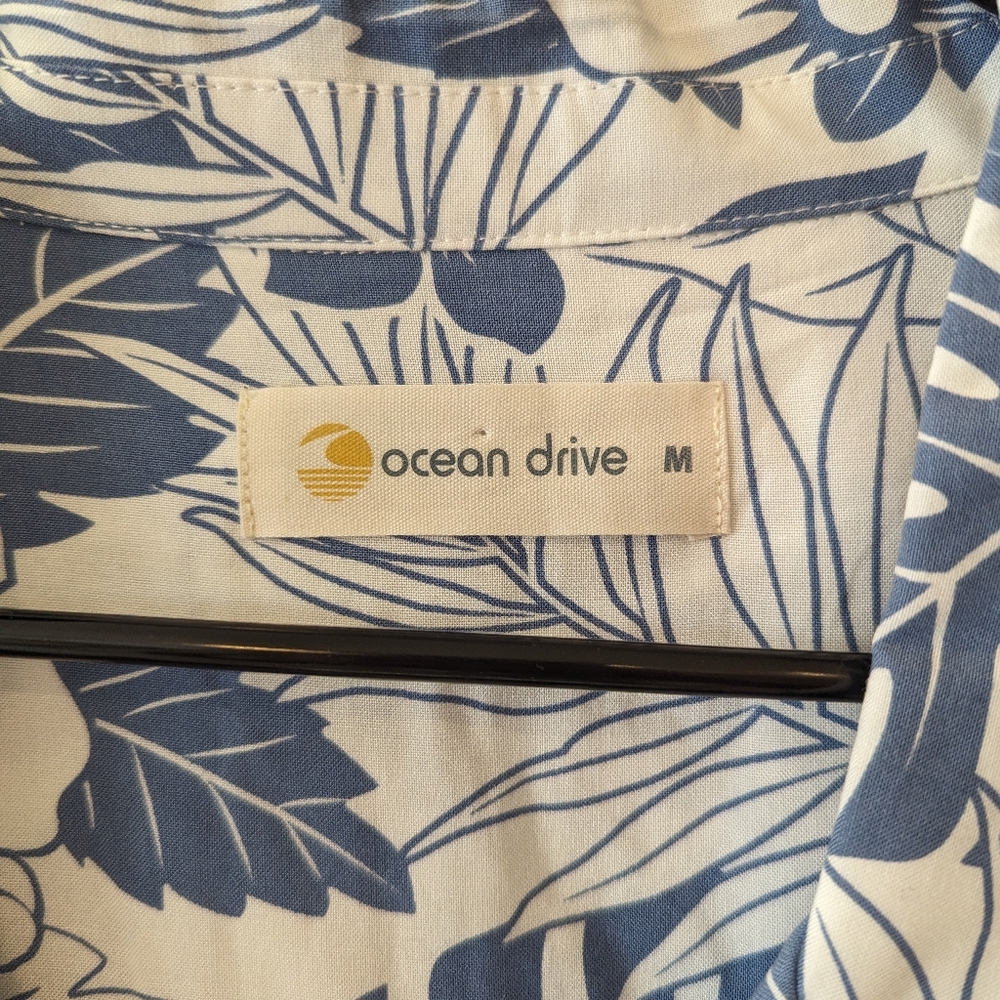 Ocean Drive: Pattern Button down - Picture 2 of 2